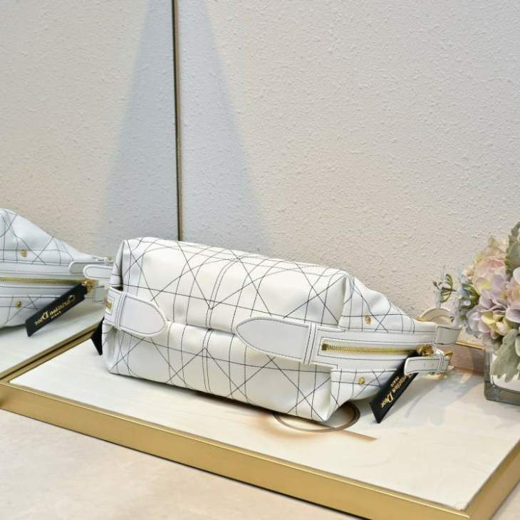 Picture of Dior Handbags _SKUfw239319729fw